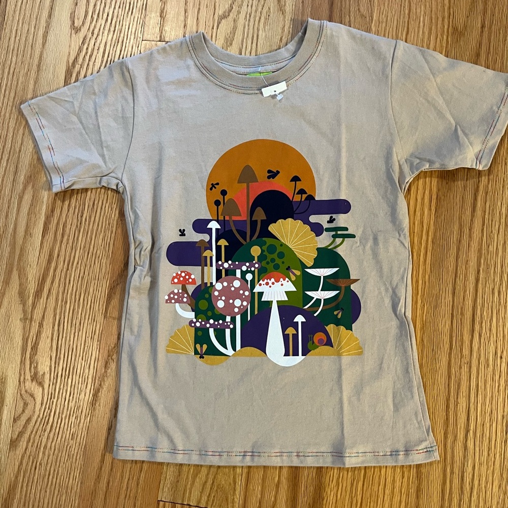 Kids Short Sleeve Graphic Tee in Beige with Mushroom Print. NWT